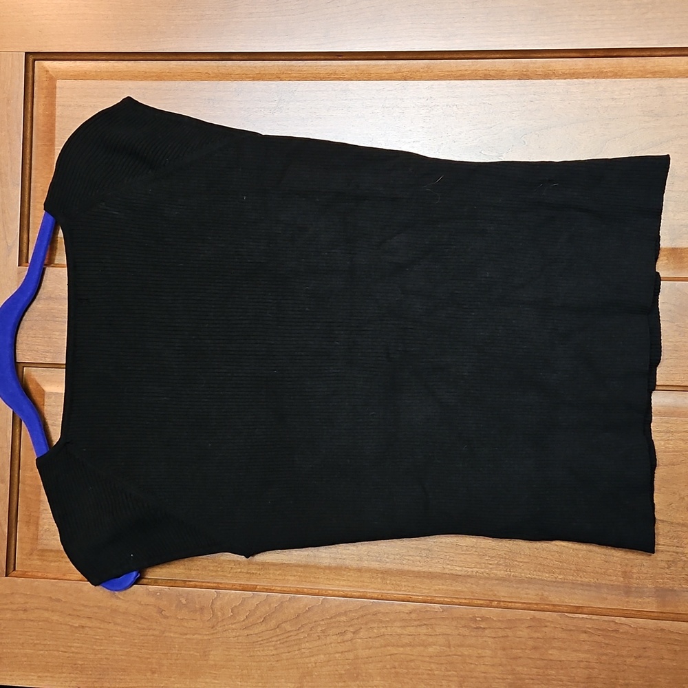 August Silk Black Ribbed Cap Sleeve Top - Picture 4 of 6